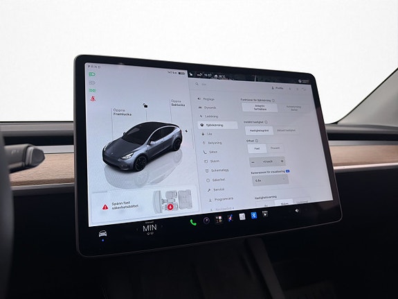 Tesla Model Y 27 of 30