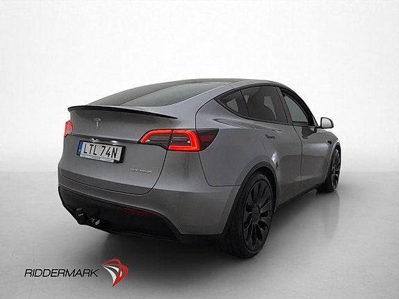 Tesla Model Y 9 of 30