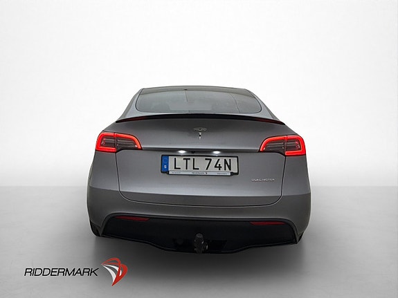 Tesla Model Y 8 of 30