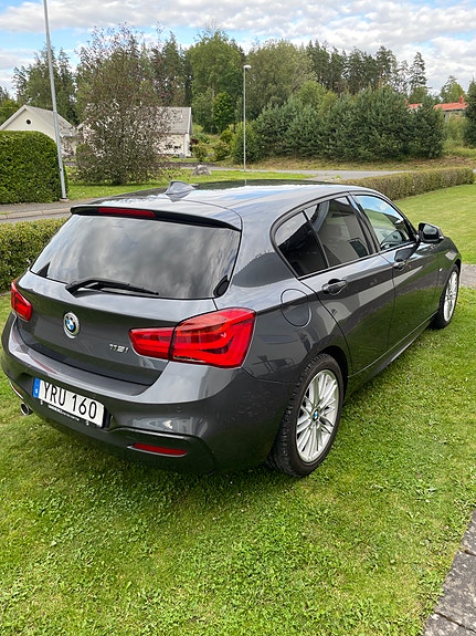 BMW 118i 2 of 6