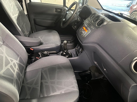 Ford Transit Connect 9 of 10