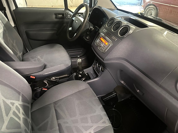 Ford Transit Connect 7 of 10