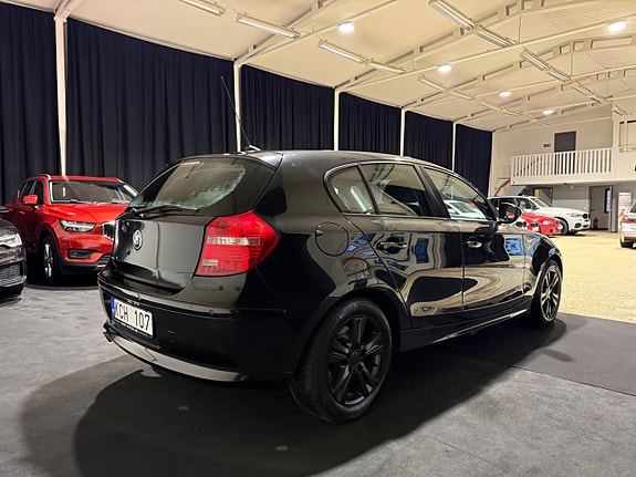 BMW 118i 3 of 9