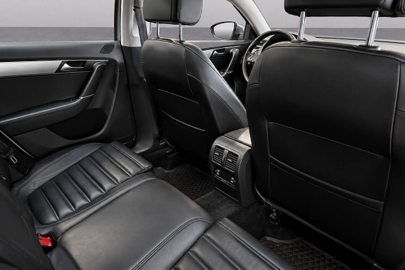 Volkswagen Passat Alltrack 14 of 23