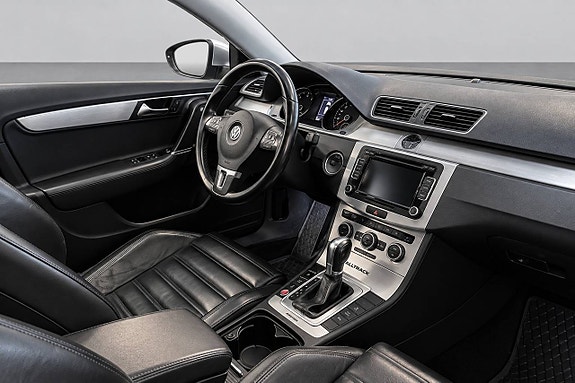 Volkswagen Passat Alltrack 15 of 23