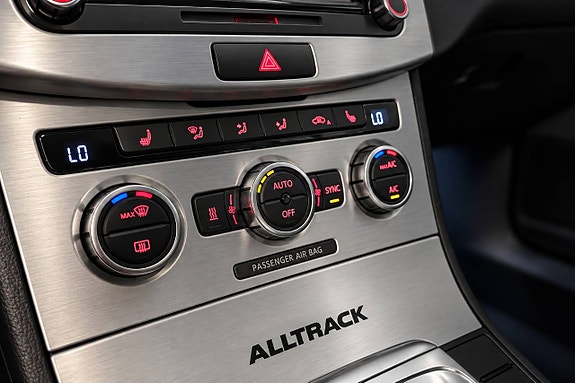 Volkswagen Passat Alltrack 18 of 23