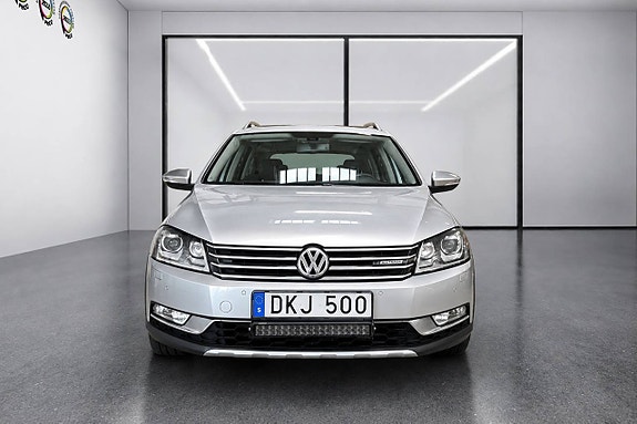 Volkswagen Passat Alltrack 5 of 23
