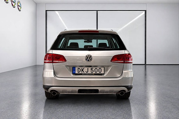 Volkswagen Passat Alltrack 6 of 23