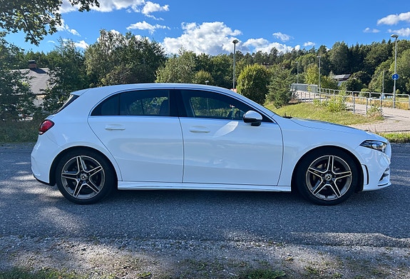 Mercedes-Benz A180 2 of 6