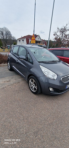 Kia Venga 2 of 13