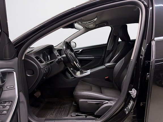 Volvo V60 7 of 17