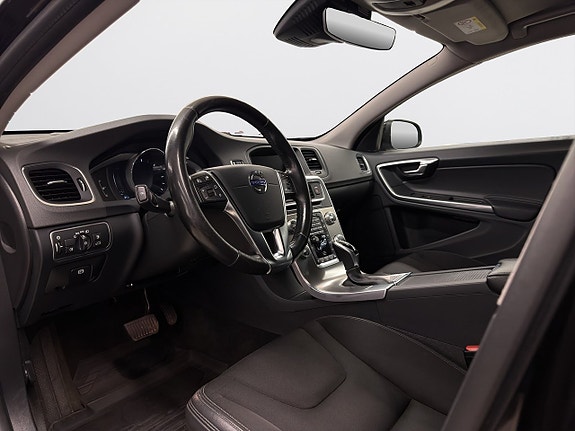 Volvo V60 8 of 17