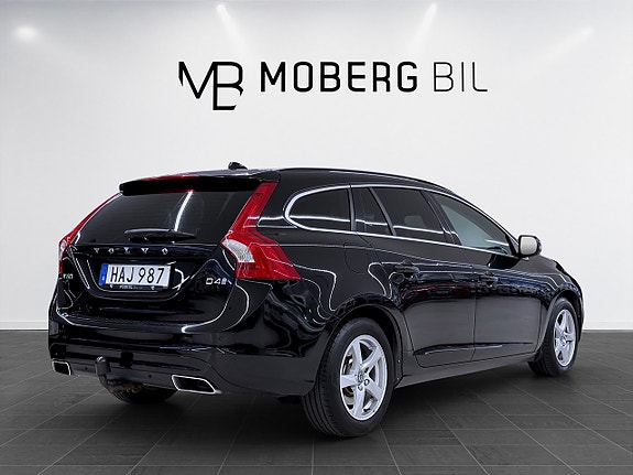 Volvo V60 4 of 17