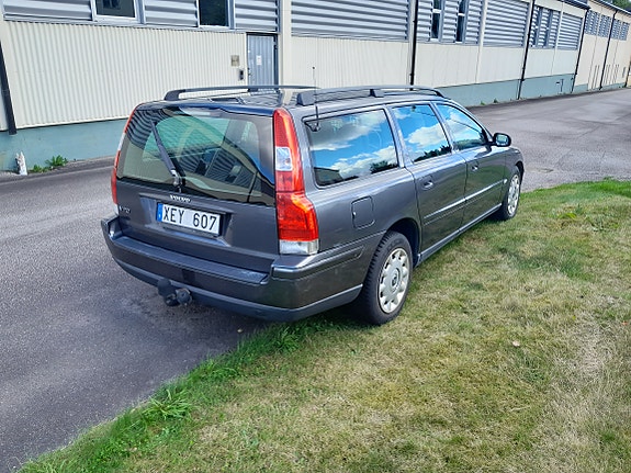 Volvo V70 5 of 7