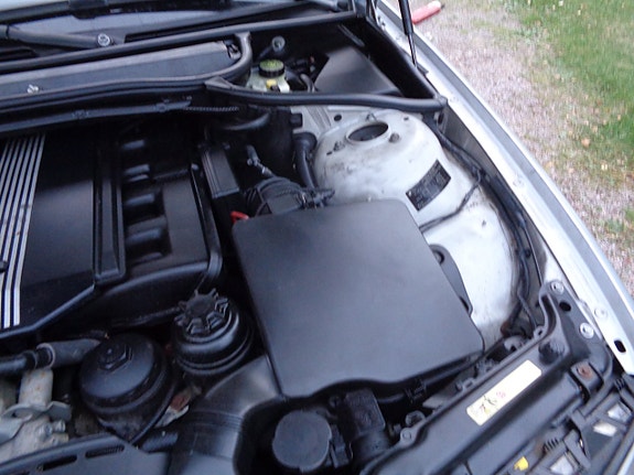 BMW 330Xi 25 of 30