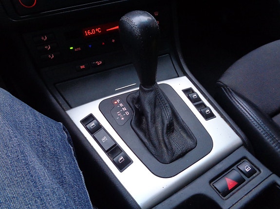 BMW 330Xi 10 of 30
