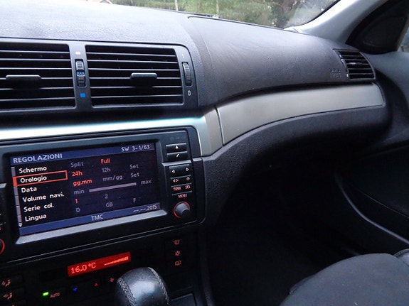 BMW 330Xi 8 of 30