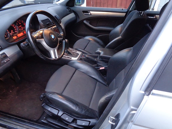 BMW 330Xi 14 of 30