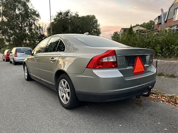 Volvo S80 2 of 6