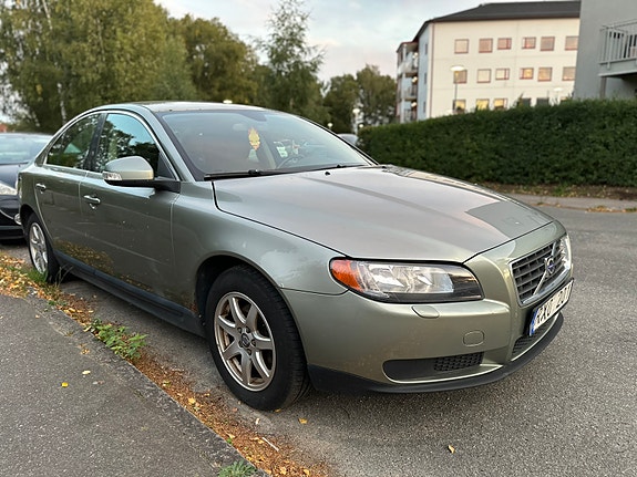 Volvo S80 3 of 6