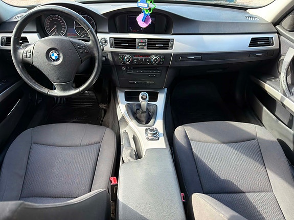BMW 318d 5 of 8