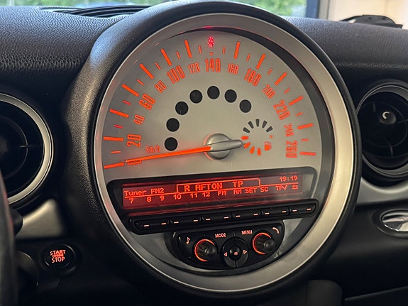 MINI Cooper 8 of 9