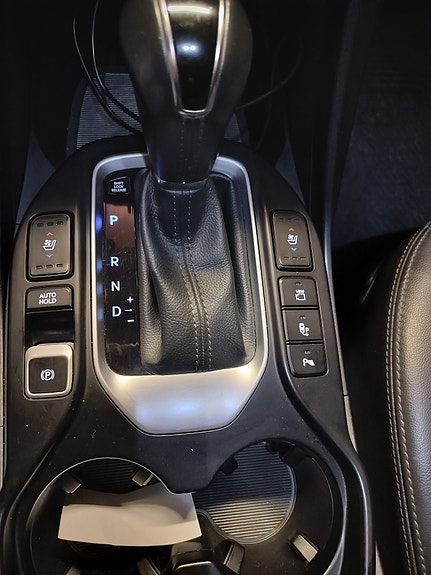 Hyundai Santa Fe 13 of 17