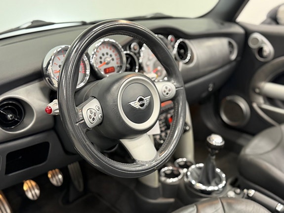 MINI Cooper S 12 of 23