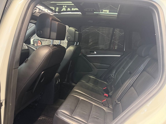 Volkswagen Tiguan 14 of 28
