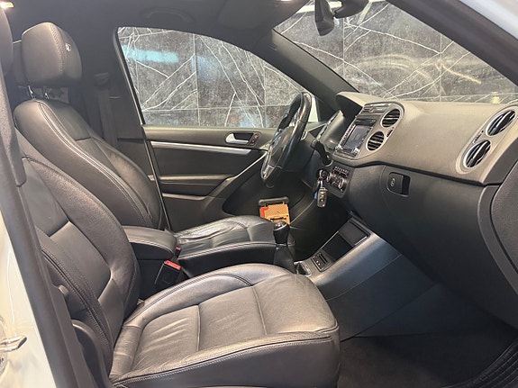 Volkswagen Tiguan 16 of 28