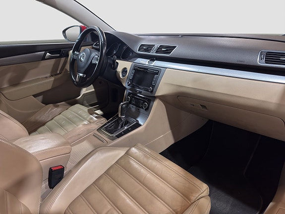 Volkswagen Passat 22 of 27