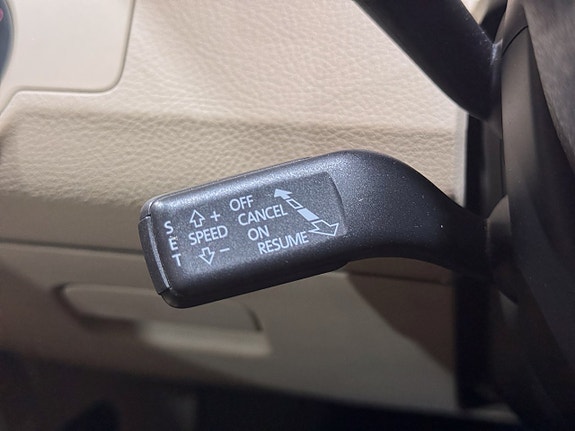Volkswagen Passat 25 of 27