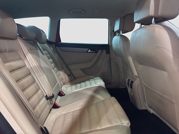 Volkswagen Passat 23 of 27