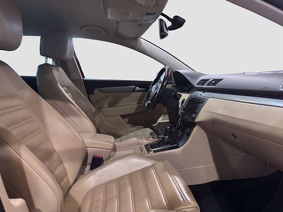 Volkswagen Passat 19 of 27