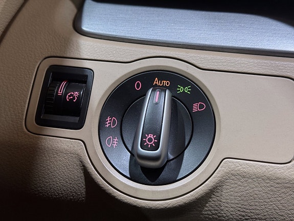 Volkswagen Passat 24 of 27