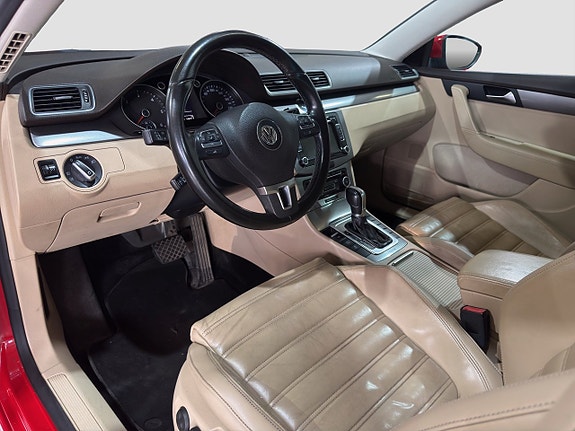 Volkswagen Passat 11 of 27