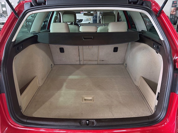 Volkswagen Passat 9 of 27