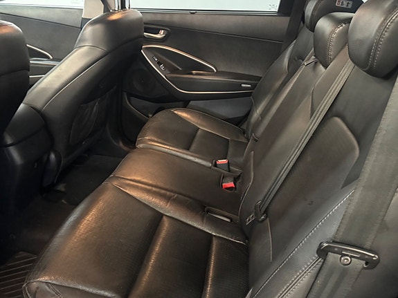 Hyundai Grand Santa Fe 9 of 16