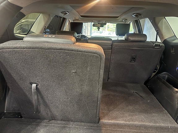 Hyundai Grand Santa Fe 8 of 16