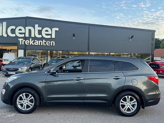 Hyundai Grand Santa Fe 16 of 16