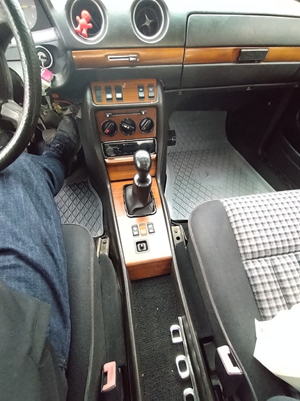 Mercedes-Benz 300 D 7 of 11