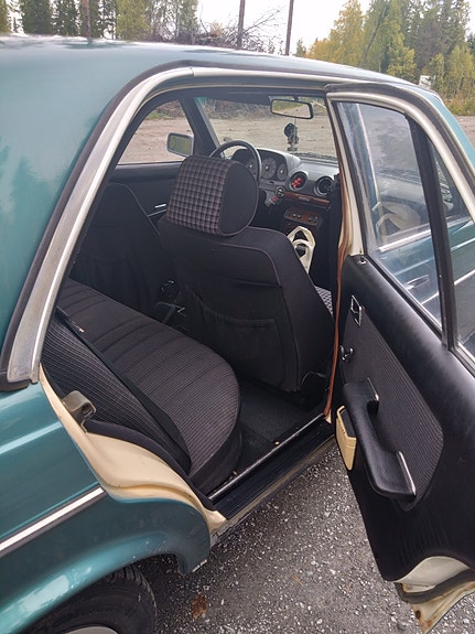 Mercedes-Benz 300 D 11 of 11