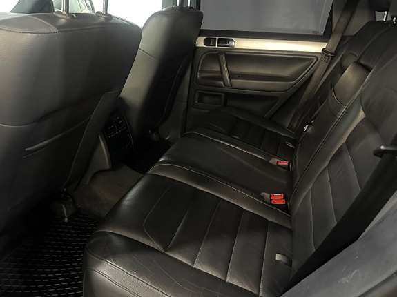 Volkswagen Touareg 6 of 14