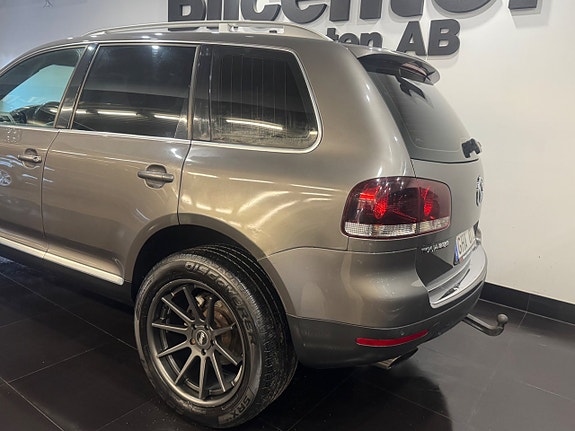 Volkswagen Touareg 4 of 14