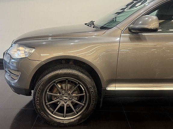 Volkswagen Touareg 3 of 14