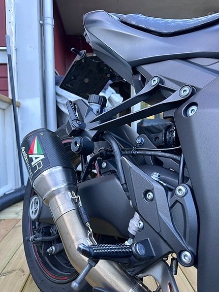 Kawasaki Z1000 4 of 6