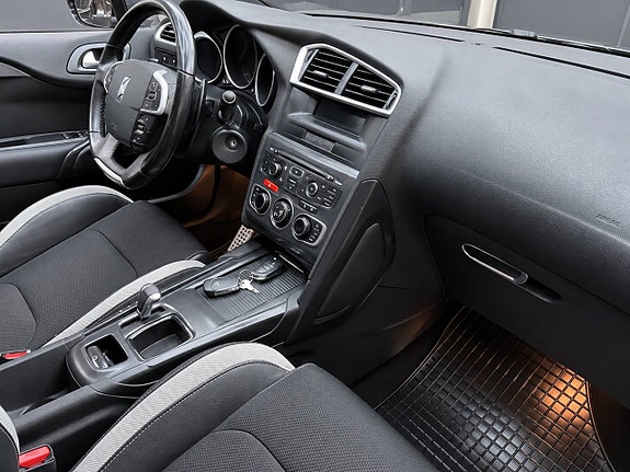 Citroen DS4 10 of 17