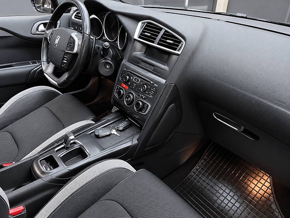 Citroen DS4 8 of 17