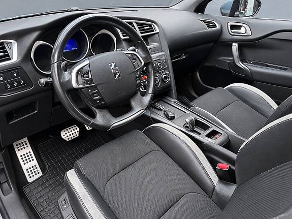 Citroen DS4 9 of 17