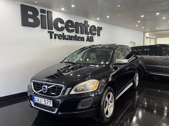 Volvo XC60 2 of 7